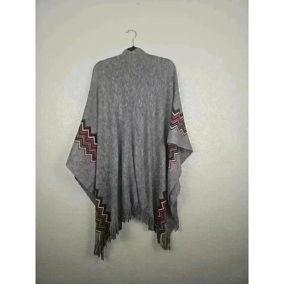 V.Fraas MultiColor Fringed Edges Chevron Pattern Pancho Size OS - Picture 3 of 5